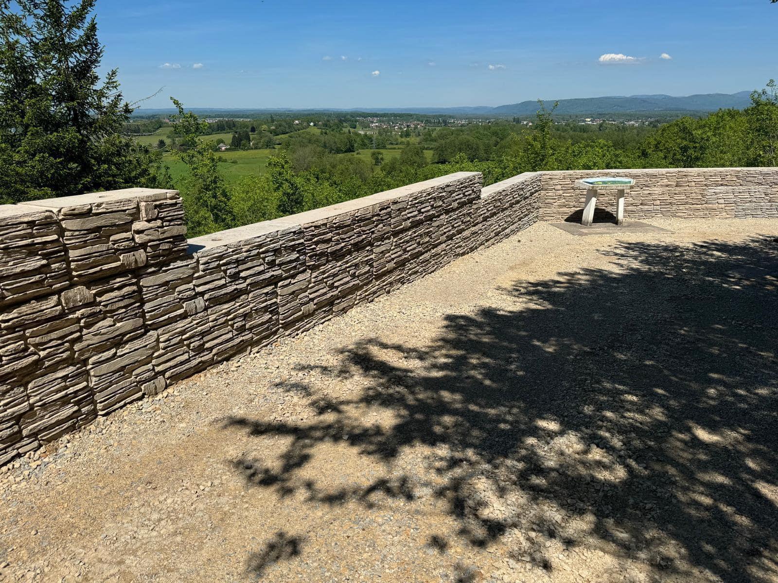 BLOC BÉTON EMPILABLE