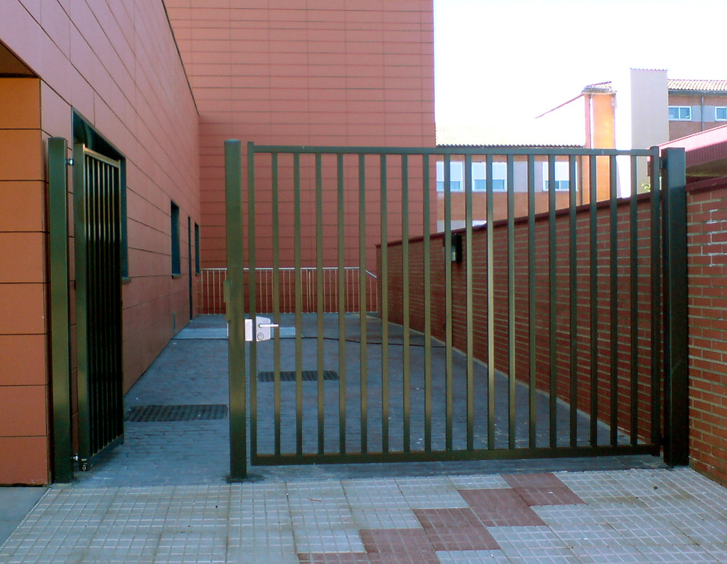 PORTAIL PIVOTANT BARREAUDÉ ROBUSTE – Image 2